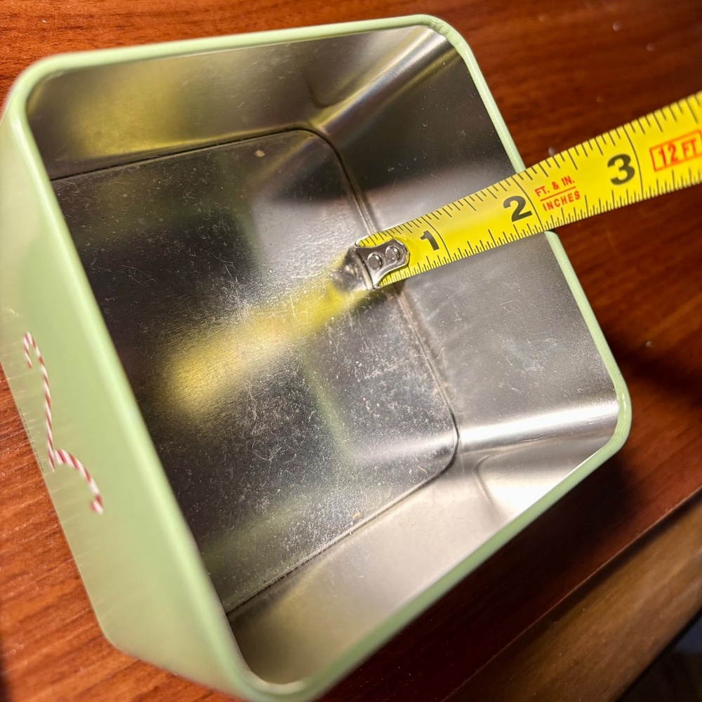 FOSSIL Christmas Metal Box - Picture 7 of 7